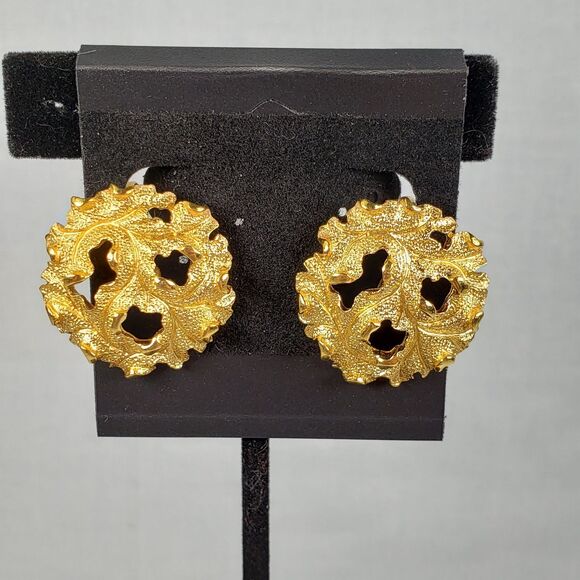 Vintage Signed Crown Trifari Gold Tone Oak Leaf Retro Statement Clip On Earrings - Picture 6 of 12